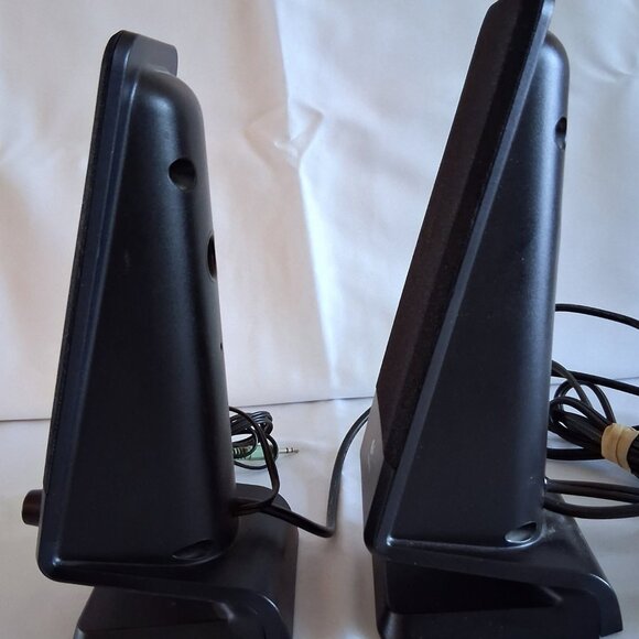 Pair of Logitech Black R-10 Speakers - Tested Good Working Order - Picture 6 of 10
